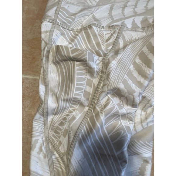 Athleta WORN ONCE  crop Legging‎ powerfully worn beige size xxs - Picture 4 of 10